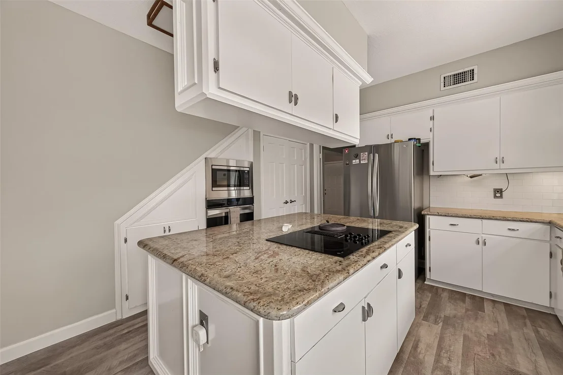 Photo of 18234 Oakhampton Drive