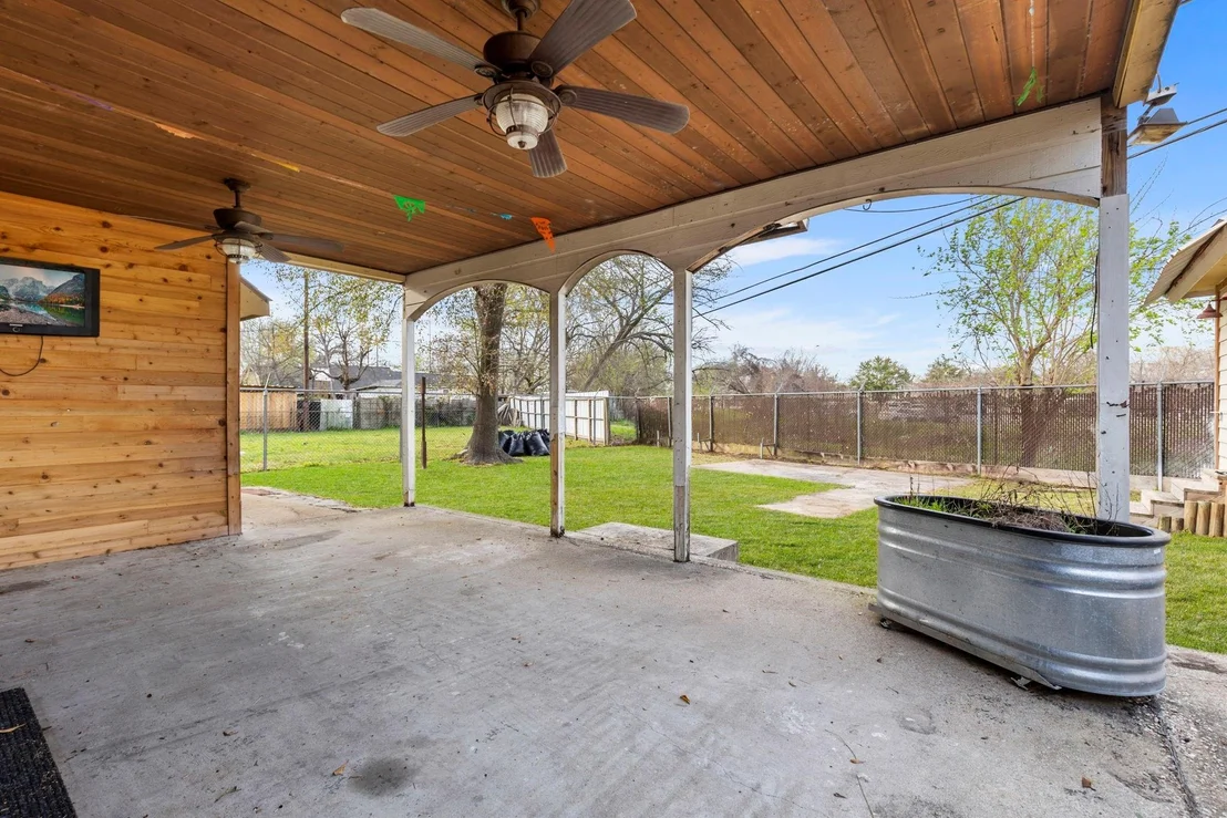 Photo of 618 Mosher Lane