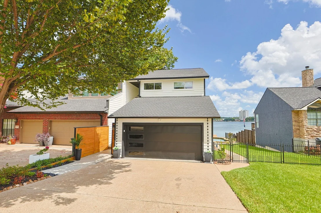 Photo of 848 Lake View Drive