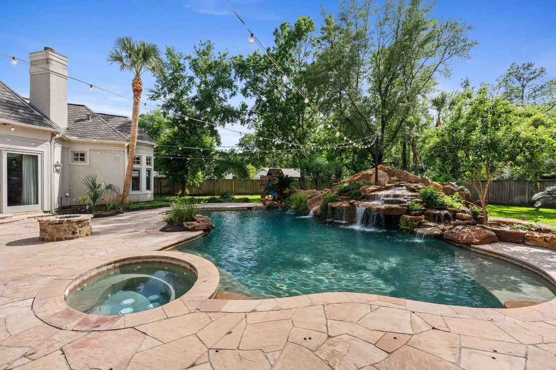Photo of 835 Echo Lane