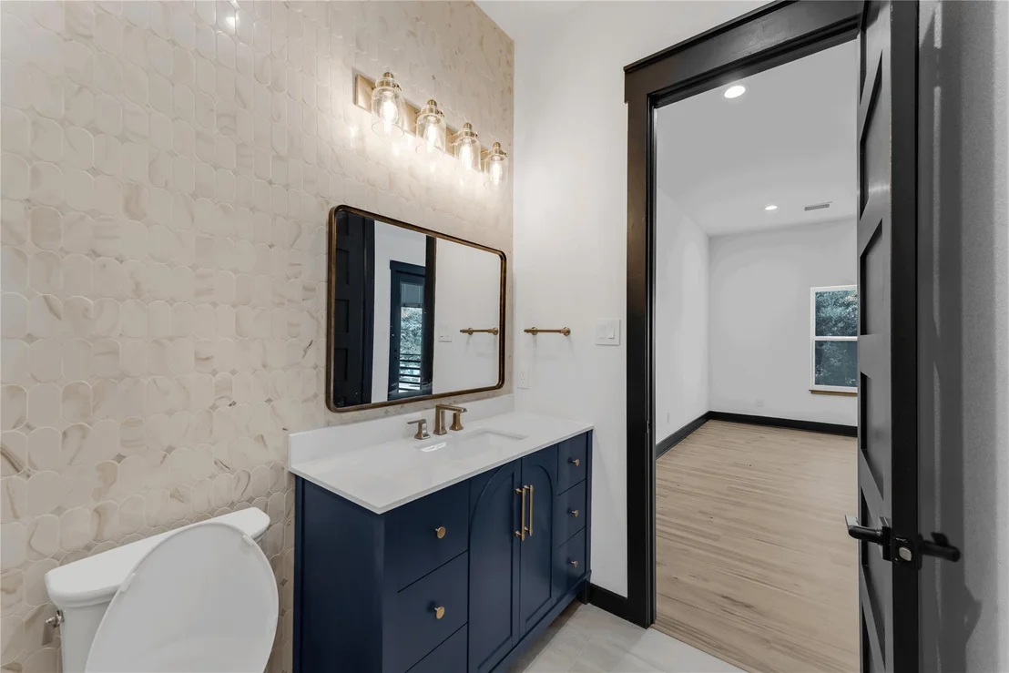 Photo of 7292 Edgewater Drive