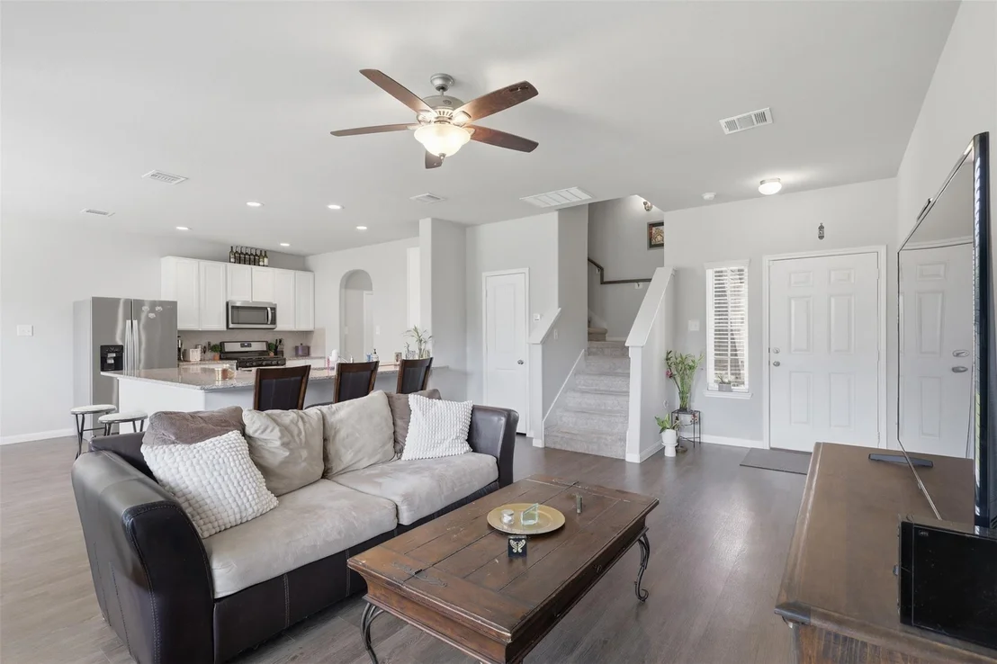 Photo of 17622 Holroyd Road