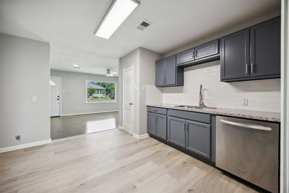 Photo of 5206 Willow Glen Drive
