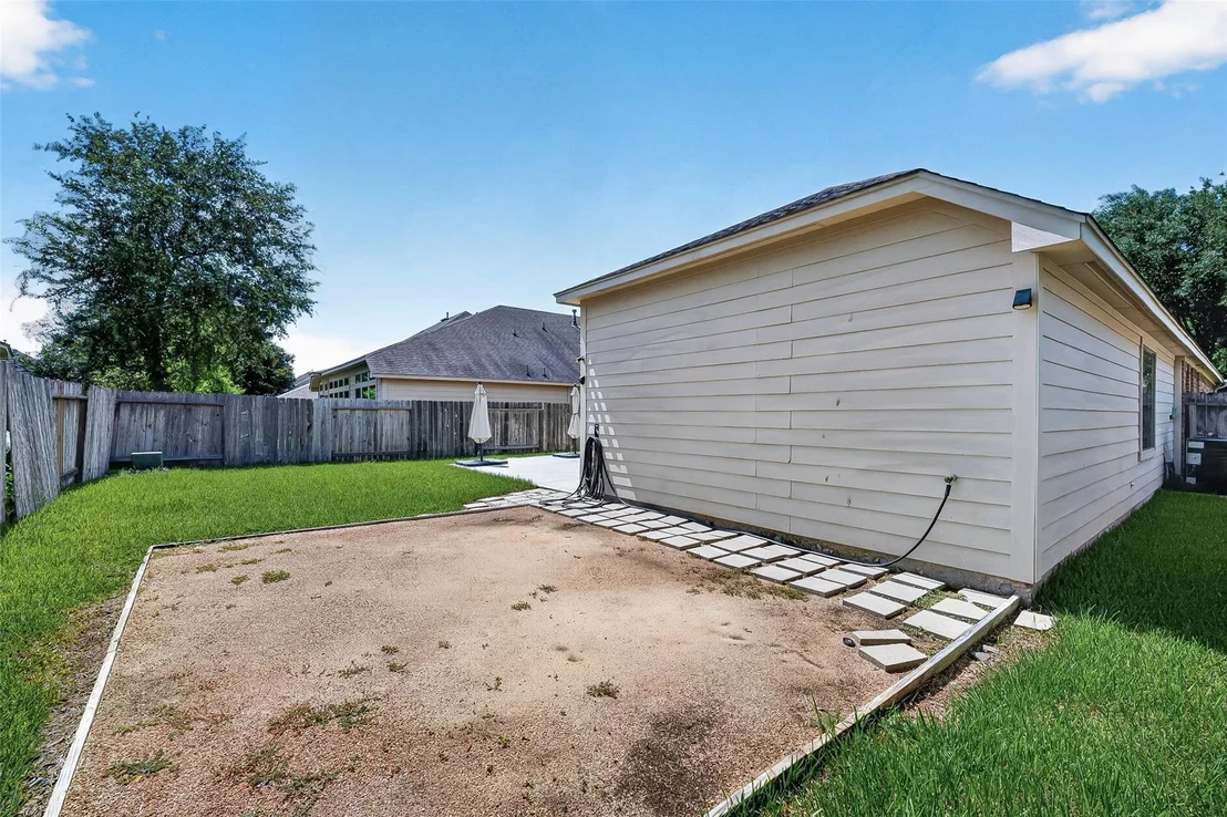 Photo of 5606 Walnut Glen Lane