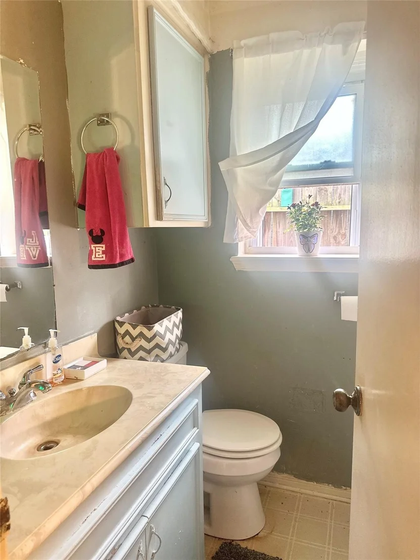 Photo of 705 Phyllis Court