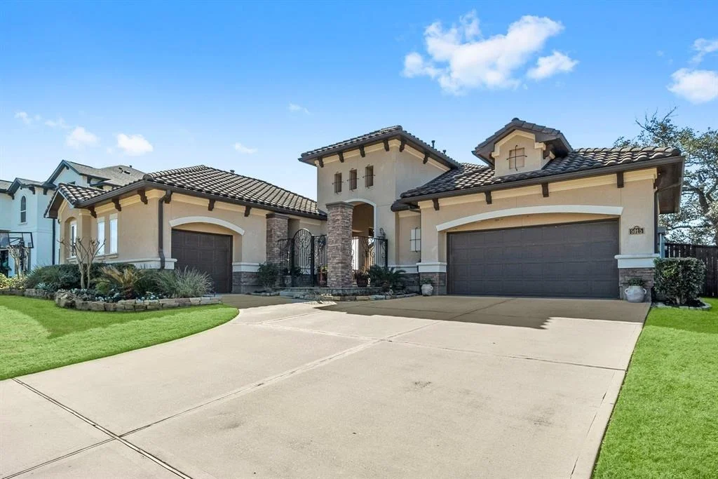 Photo of 5915 Stratton Woods Drive