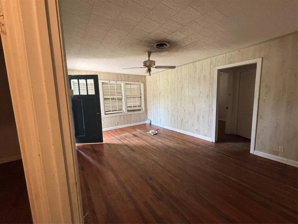 Photo of 612 Honeysuckle Drive