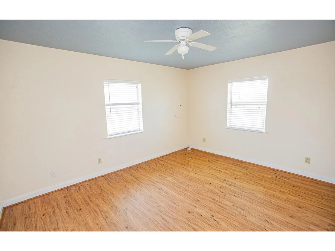 Photo of 419 Thunder Road