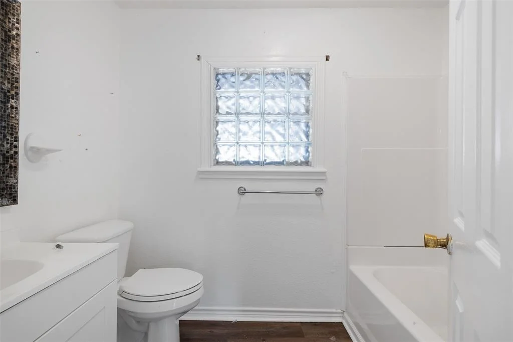 Photo of 902 Mitchell Street
