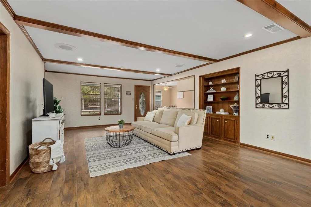 Photo of 18022 Longcliffe Drive