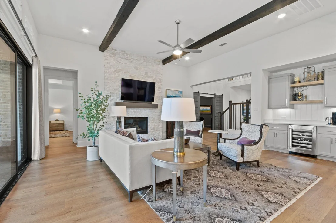 Photo of 902 Falcon Hollow Lane