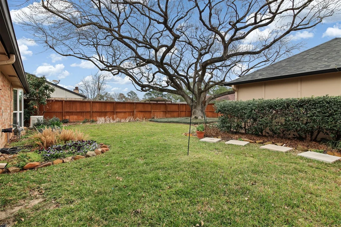 Photo of 1123 Oxborough Drive