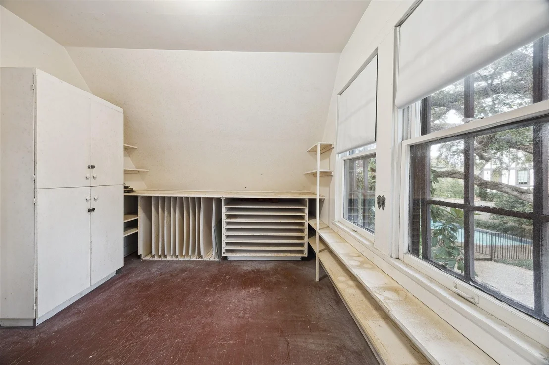 Photo of 2345 Blue Bonnet Boulevard