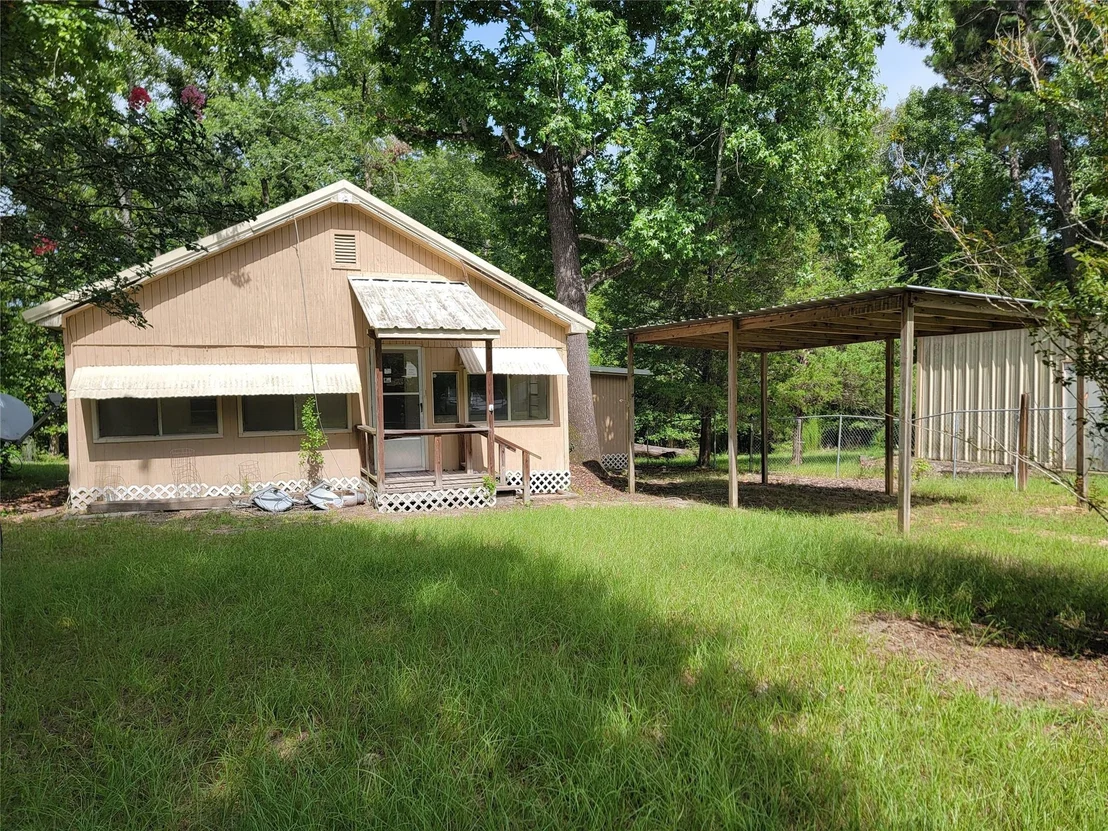 Photo of 156 White Oak Circle