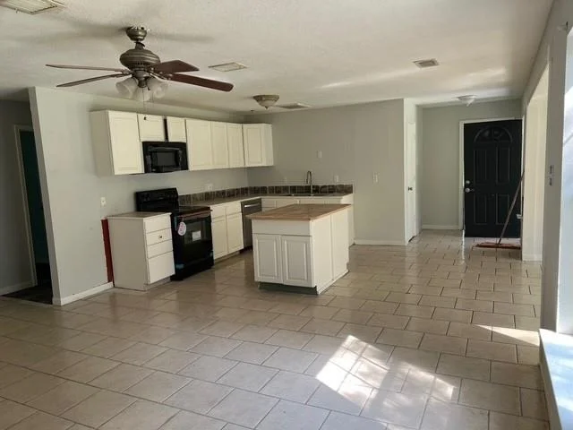 Photo of 4048 N Oak Forest Drive