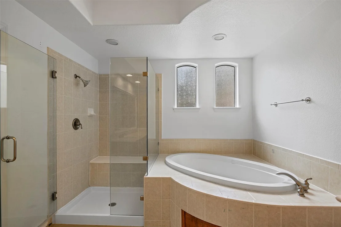 Photo of 98 E Beckonvale Circle