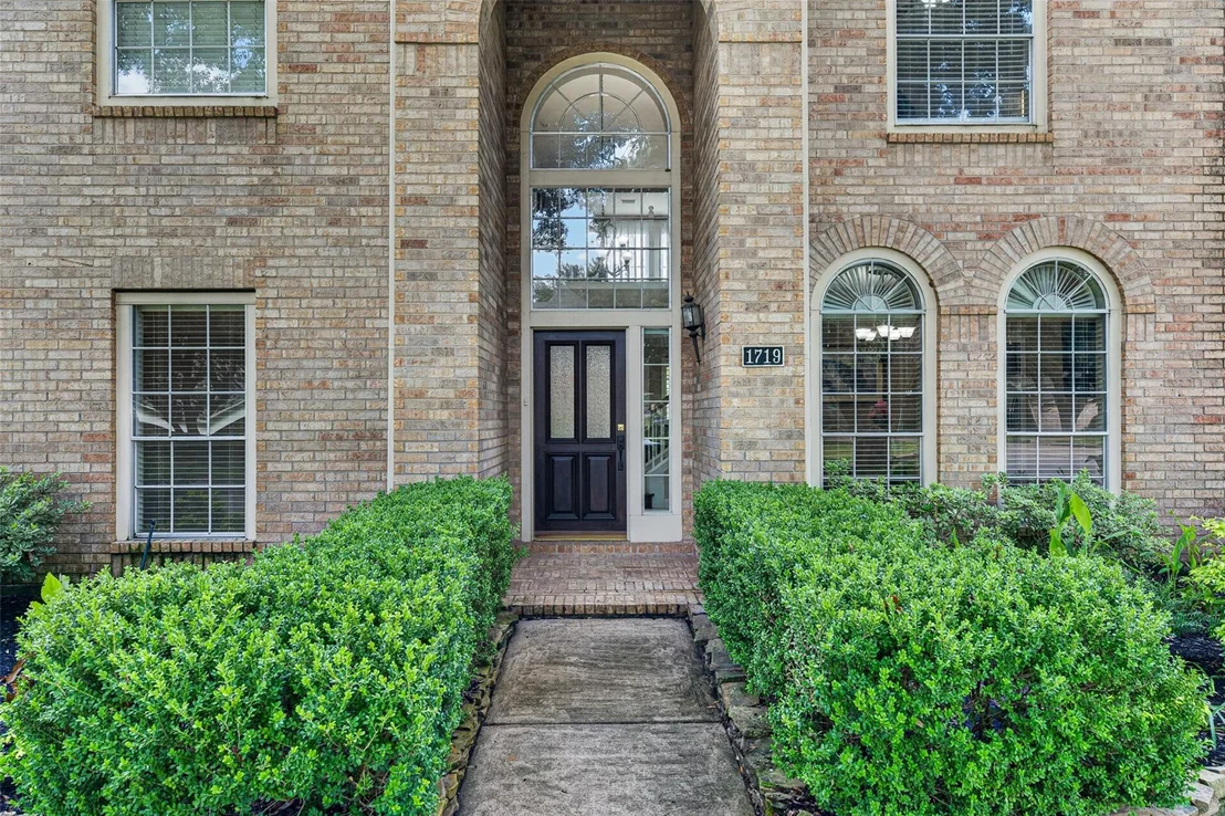 Photo of 1719 Cantigny Lane