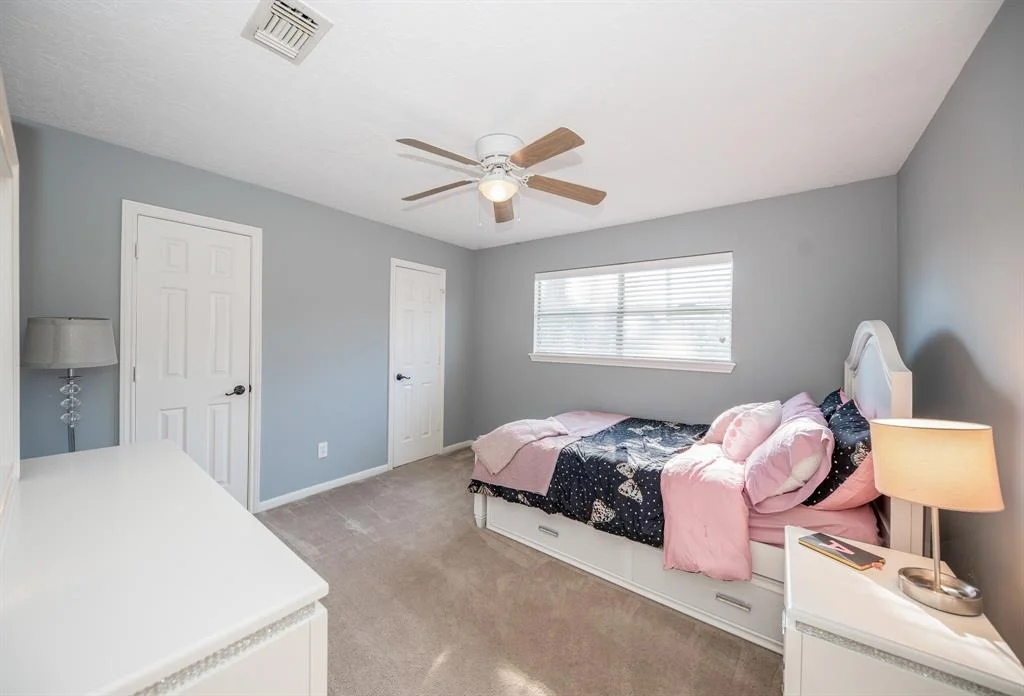 Photo of 17615 Woodlode Lane