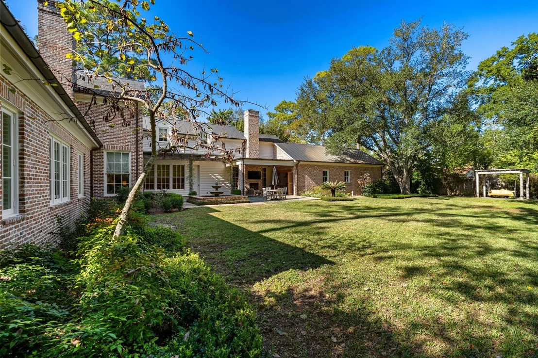 Photo of 8 Tokeneke Trail
