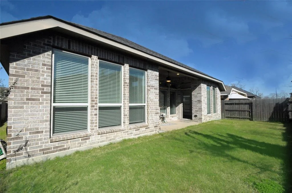 Photo of 23323 Darst Field Trail