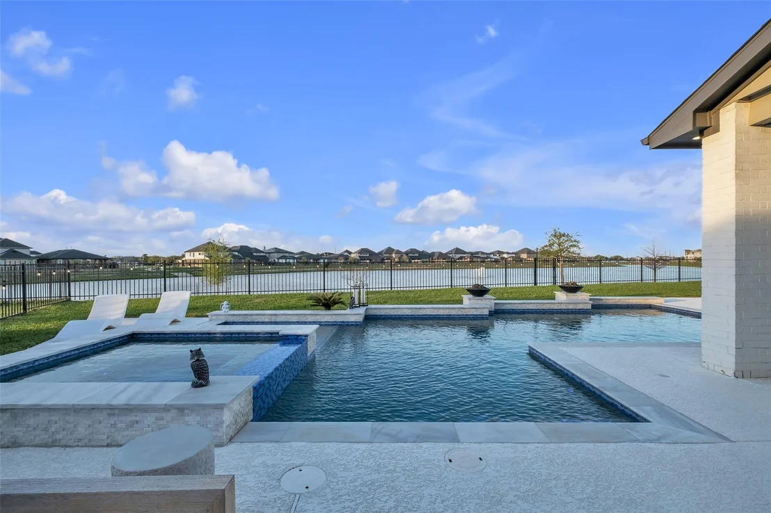 Photo of 28306 Hannahs Harbor Lane