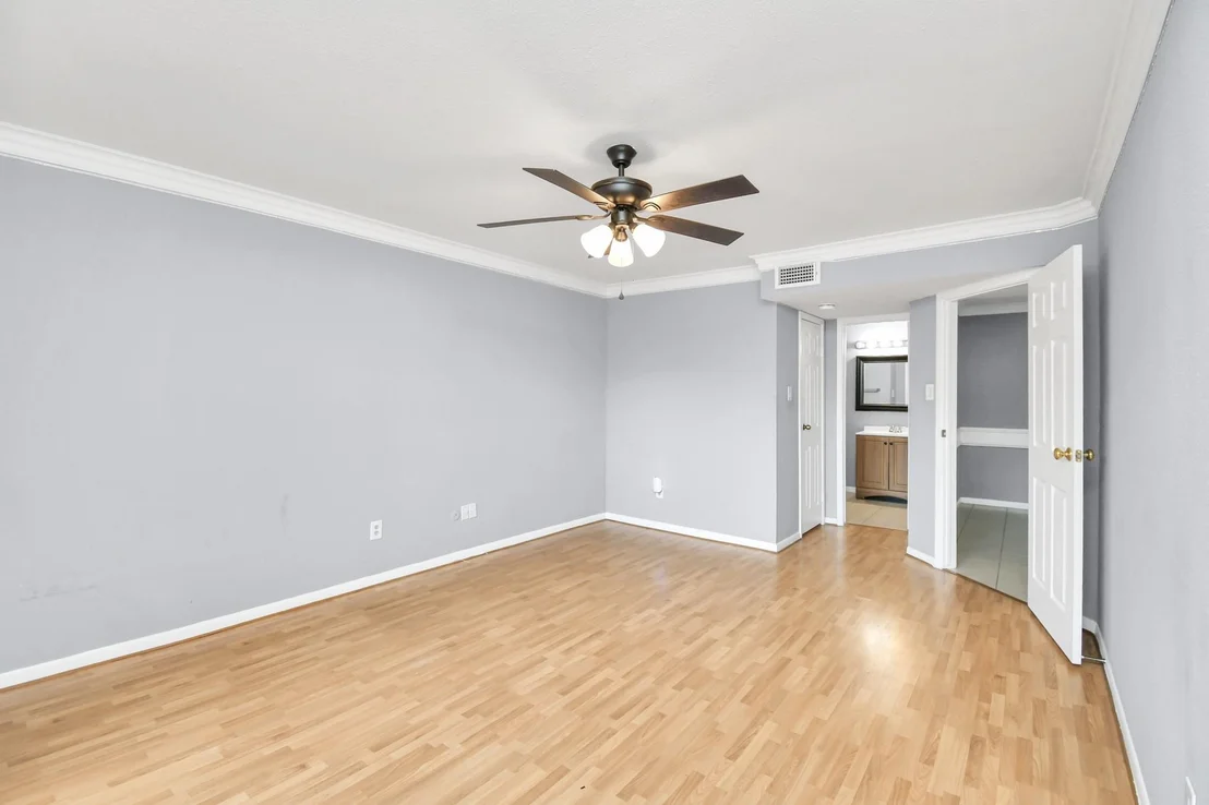 Photo of Unit 21 at 3065 Walnut Bend Lane