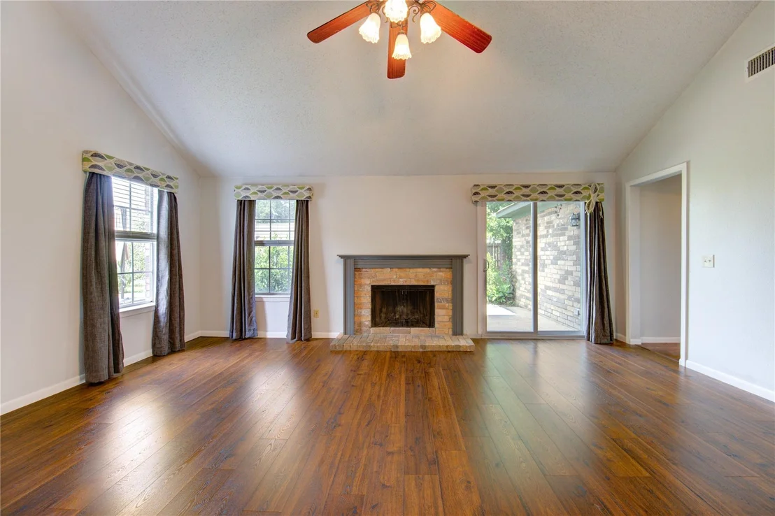 Photo of 19407 Glenway Falls Drive