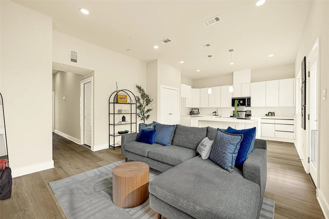 Photo of 702 Savonna