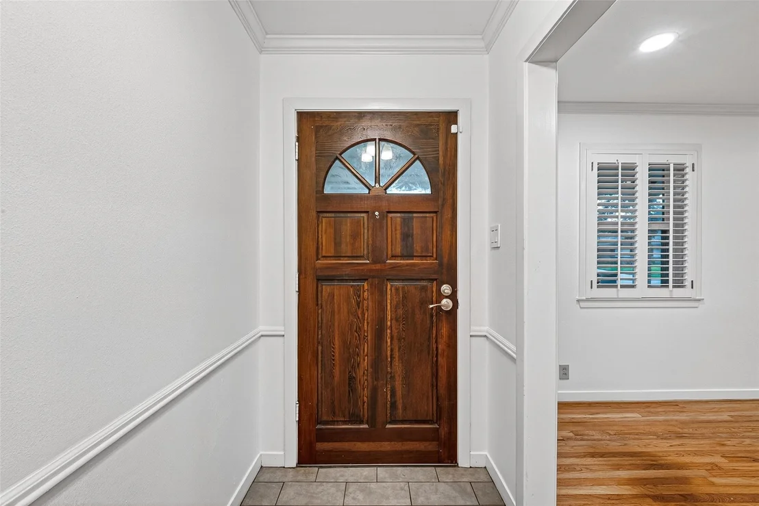 Photo of 5006 Creekbend Drive