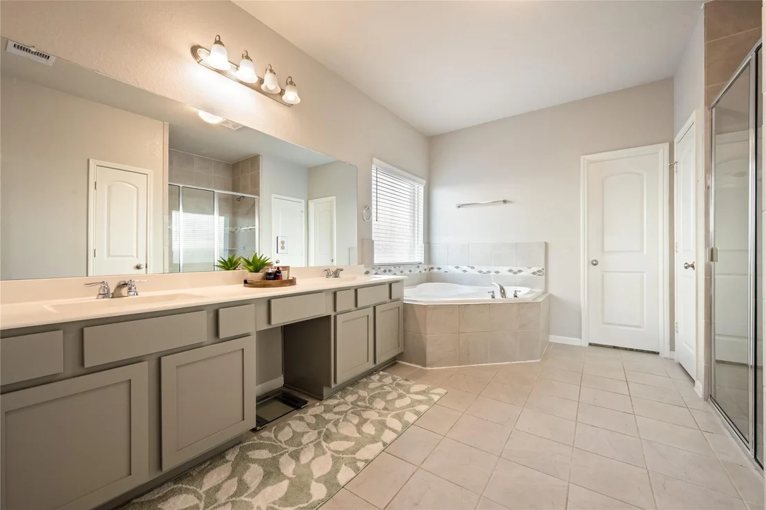 Photo of 119 Comal Drive