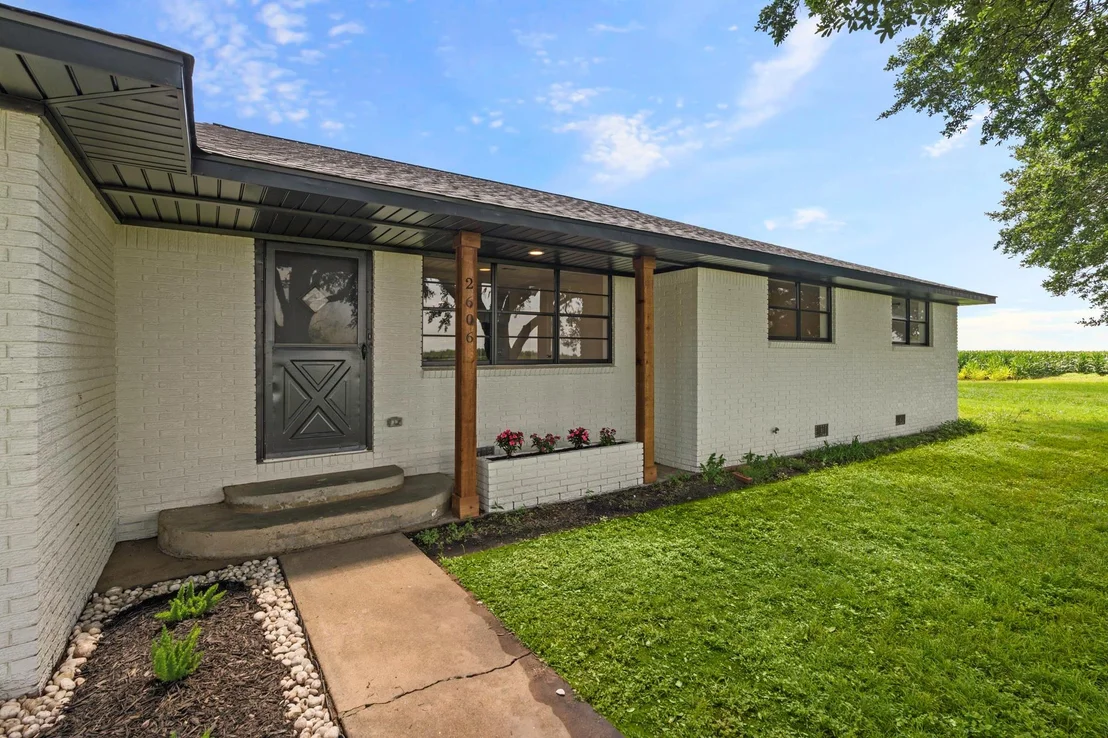 Photo of 2606 Long Lane
