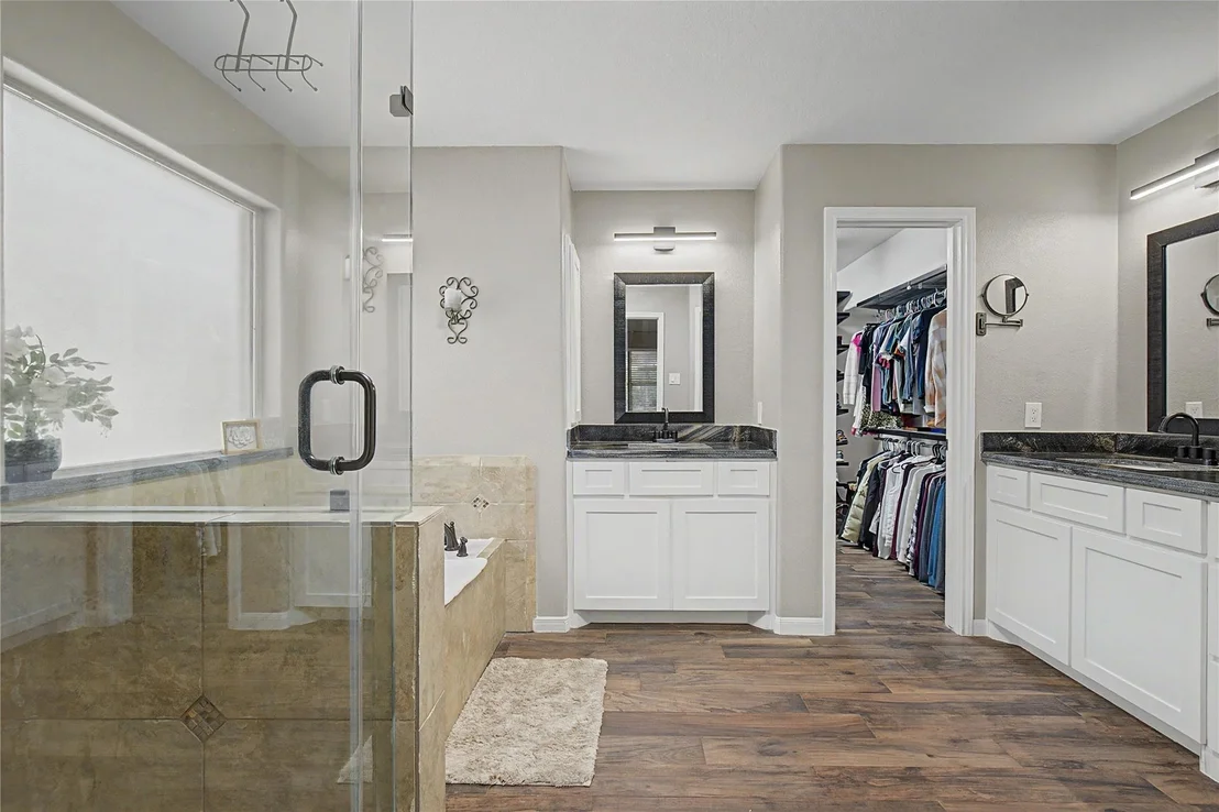 Photo of 203 Mapleleaf Street