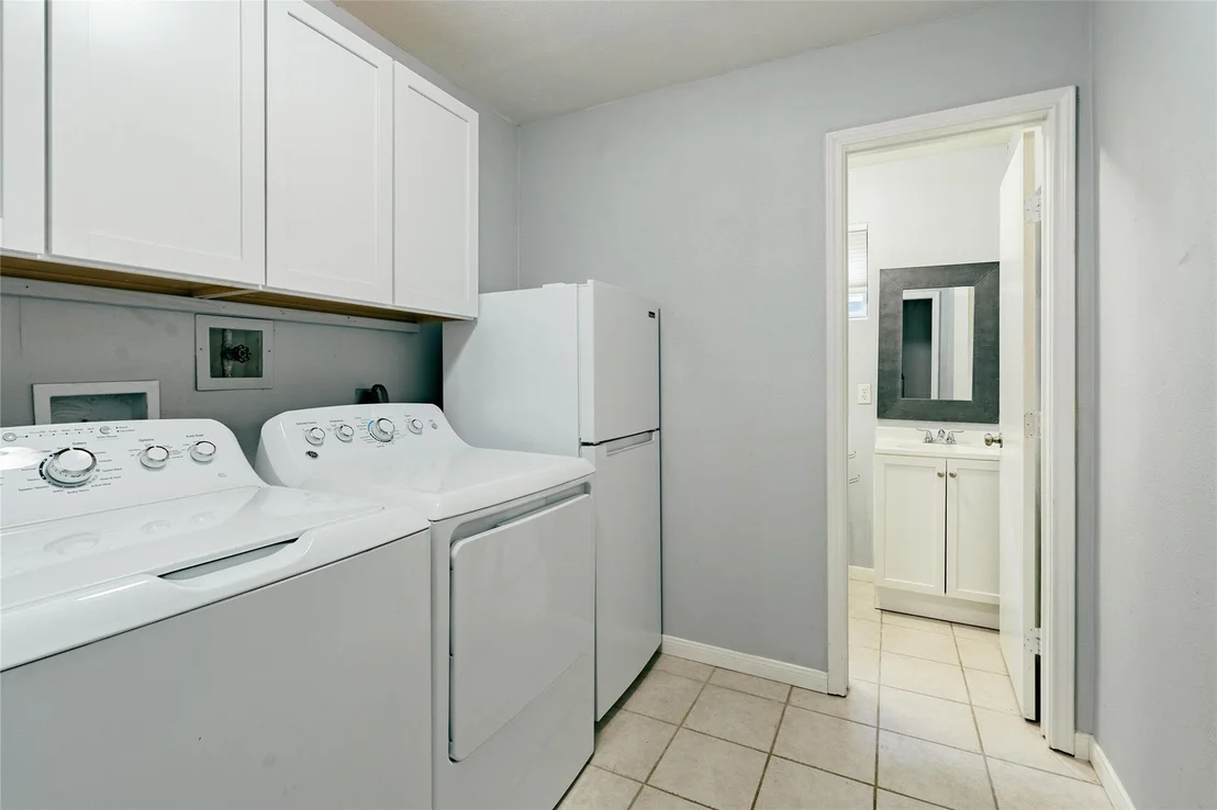 Photo of 22 E New Avery Place