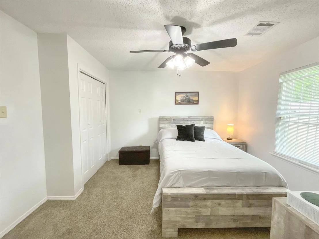 Photo of 1155 Holbech Lane