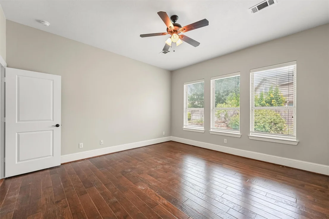 Photo of 19011 Royal Cove Circle