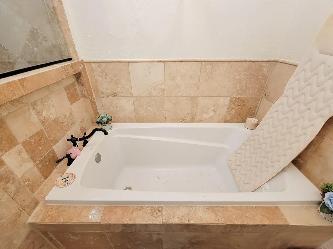 Photo of 6235 Rolling Water Drive