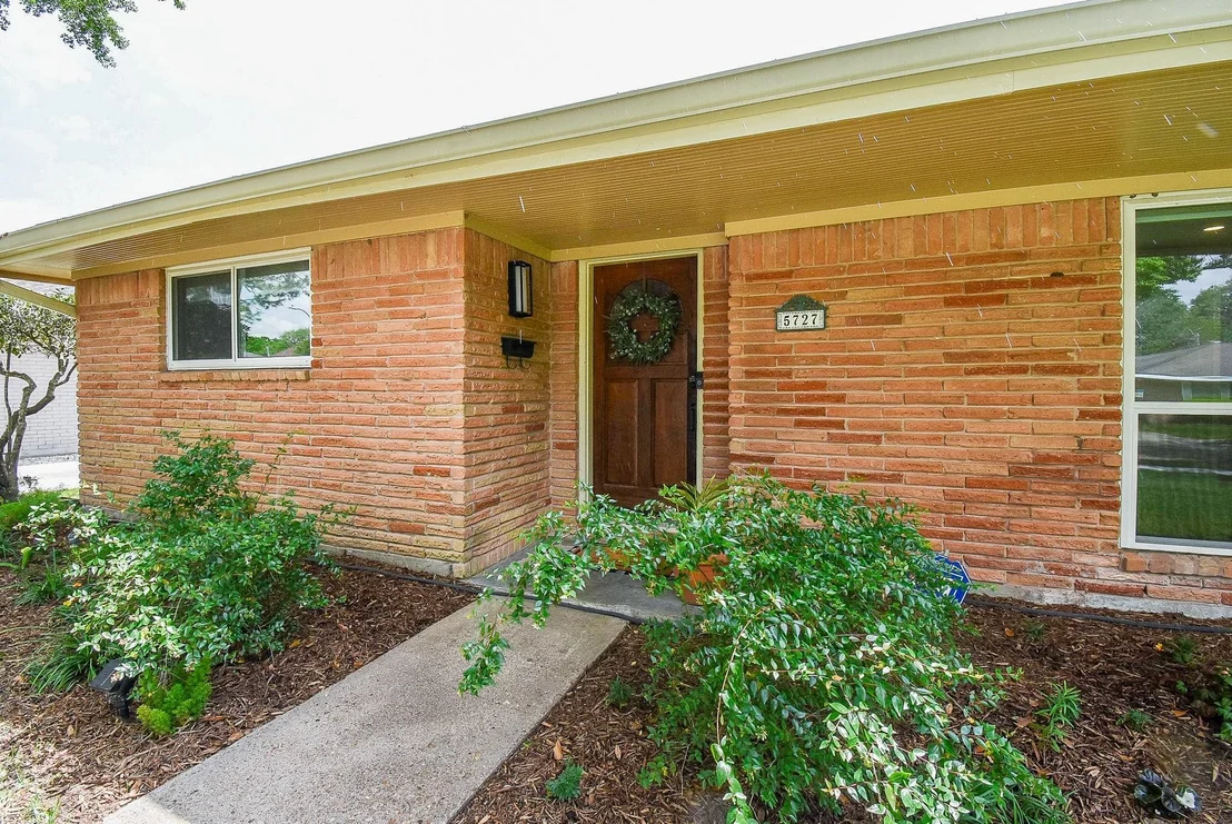 Photo of 5727 Arboles Drive