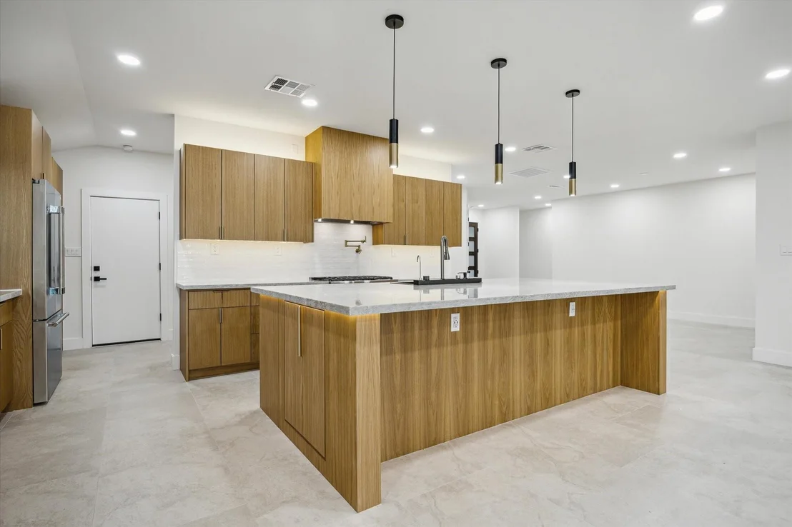 Photo of 1423 Mapleton Drive