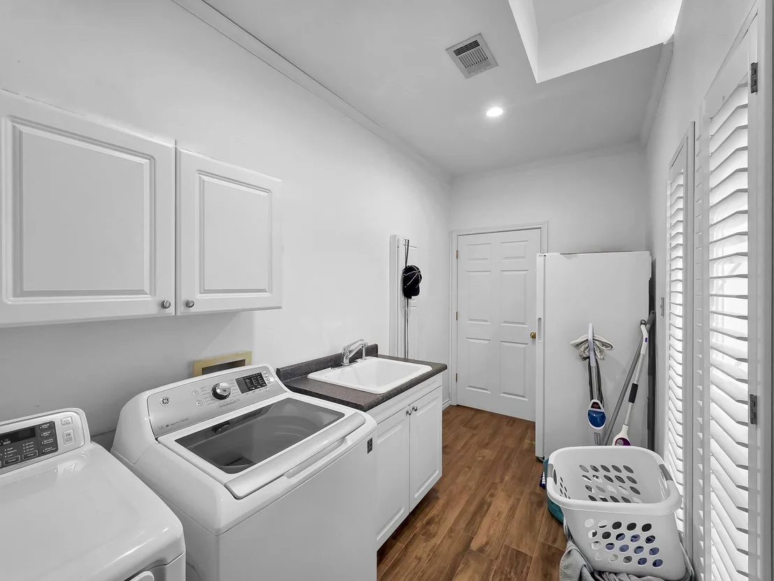 Photo of 520 Meadow Lane