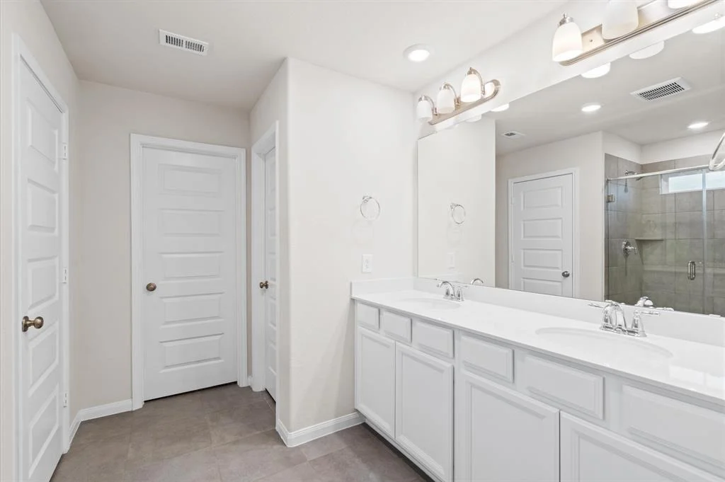 Photo of 7051 Silverleaf Oak Street