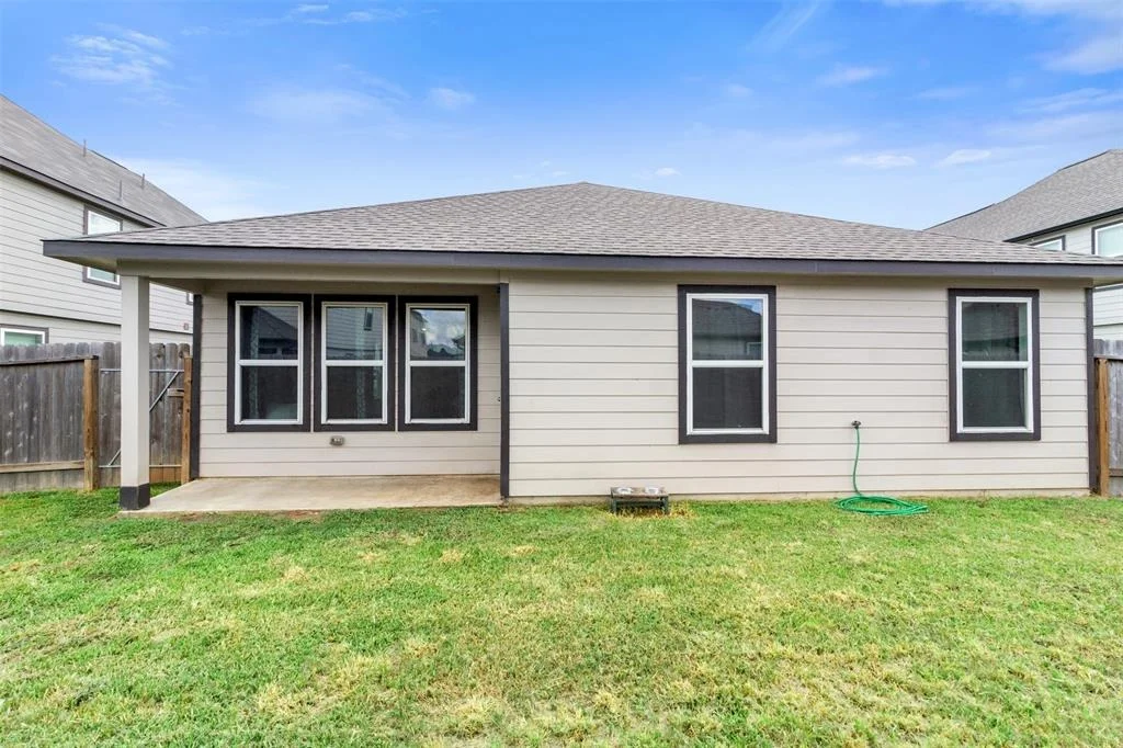 Photo of 2906 Silverhorn Lane