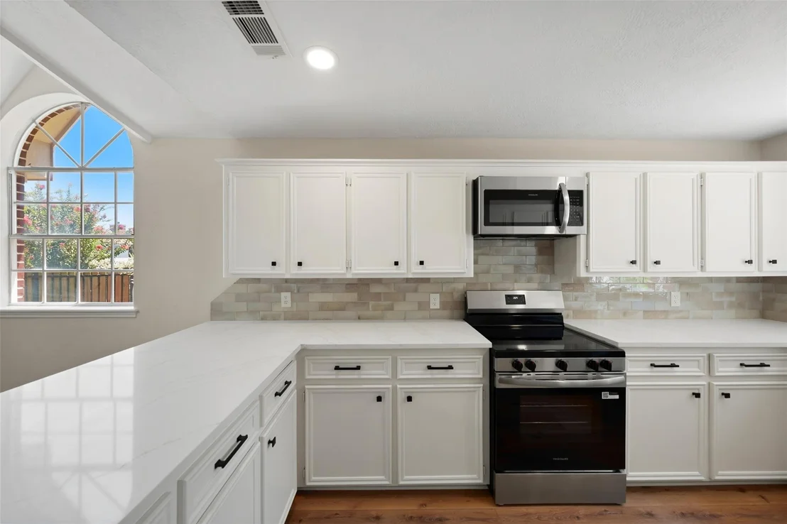 Photo of 6979 Breezy Point