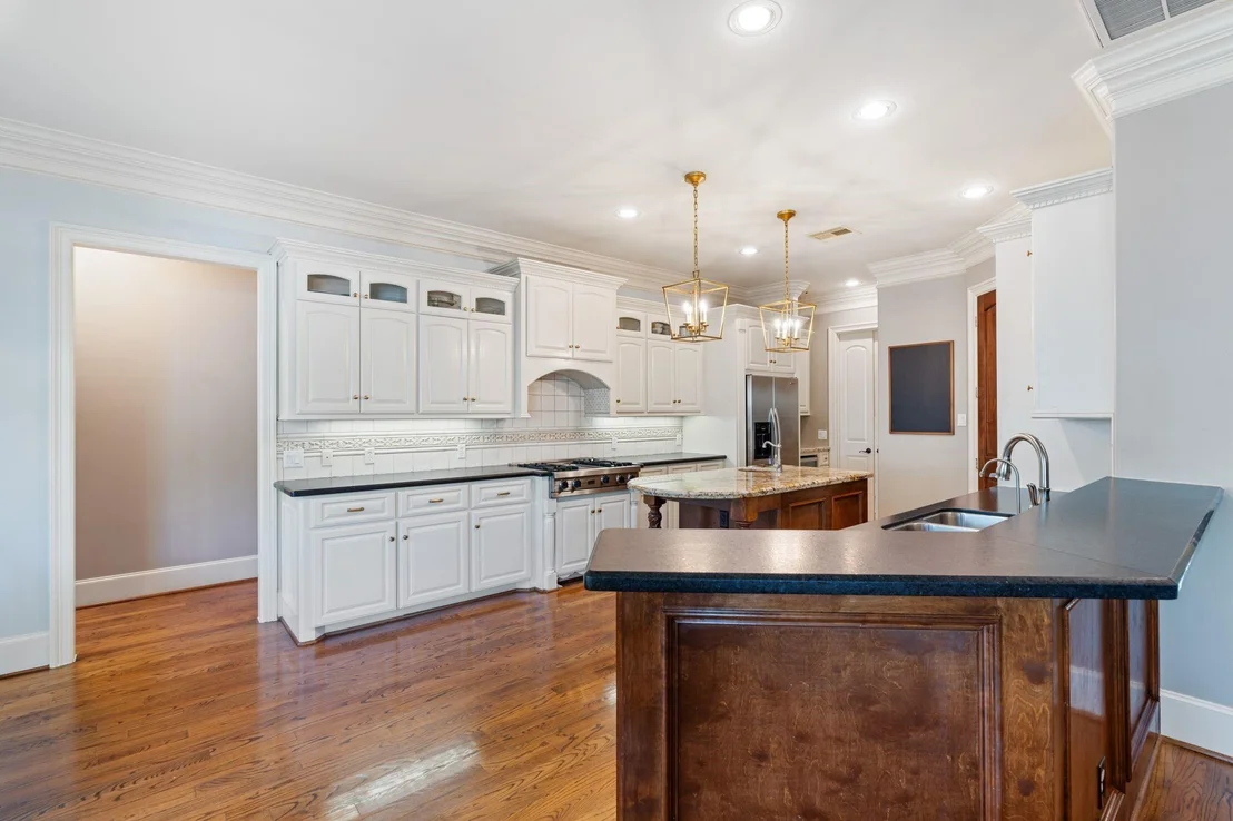 Photo of 5202 Patrick Henry Street