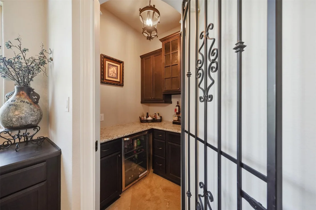 Photo of 5924 Oak Leaf Court