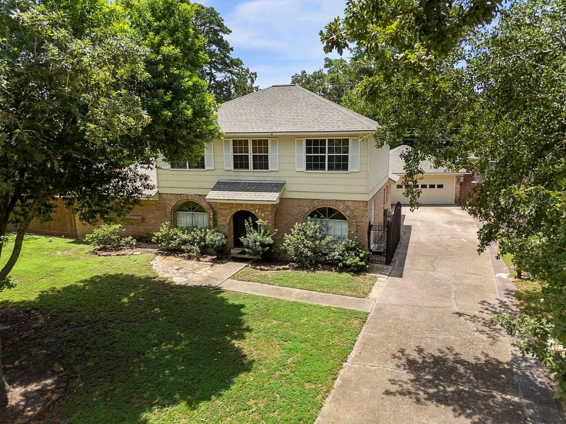 Photo of 618 Brook Hollow Drive