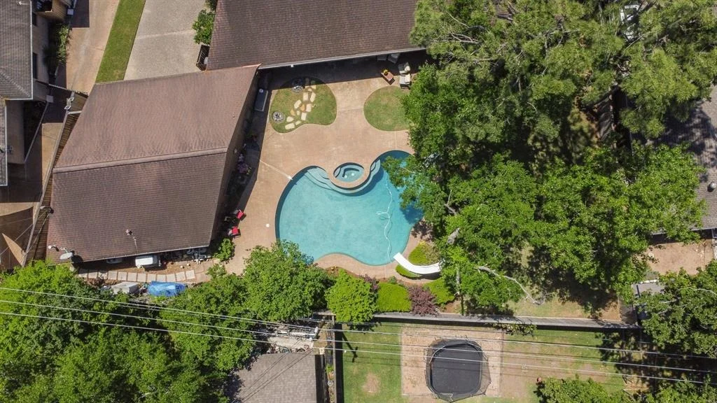 Photo of 10318 Pine Forest Road
