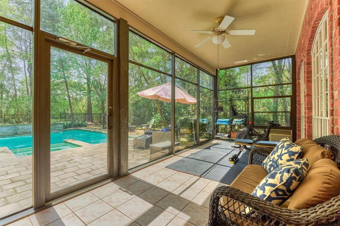 Photo of 115 E Shadowpoint Circle
