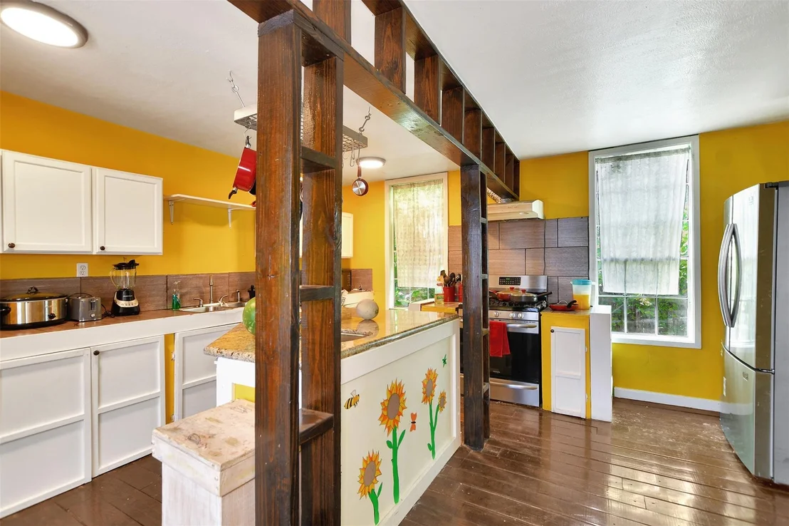 Photo of 4422 Shelton Road