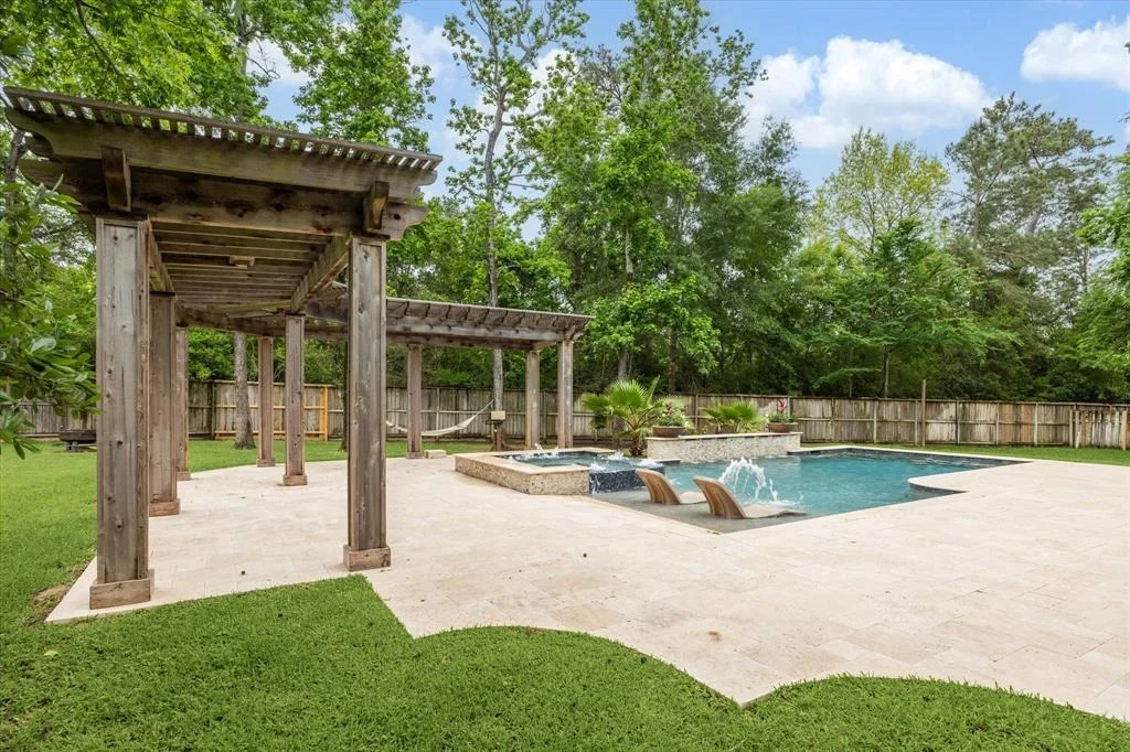 Photo of 74 E Beckonvale Circle