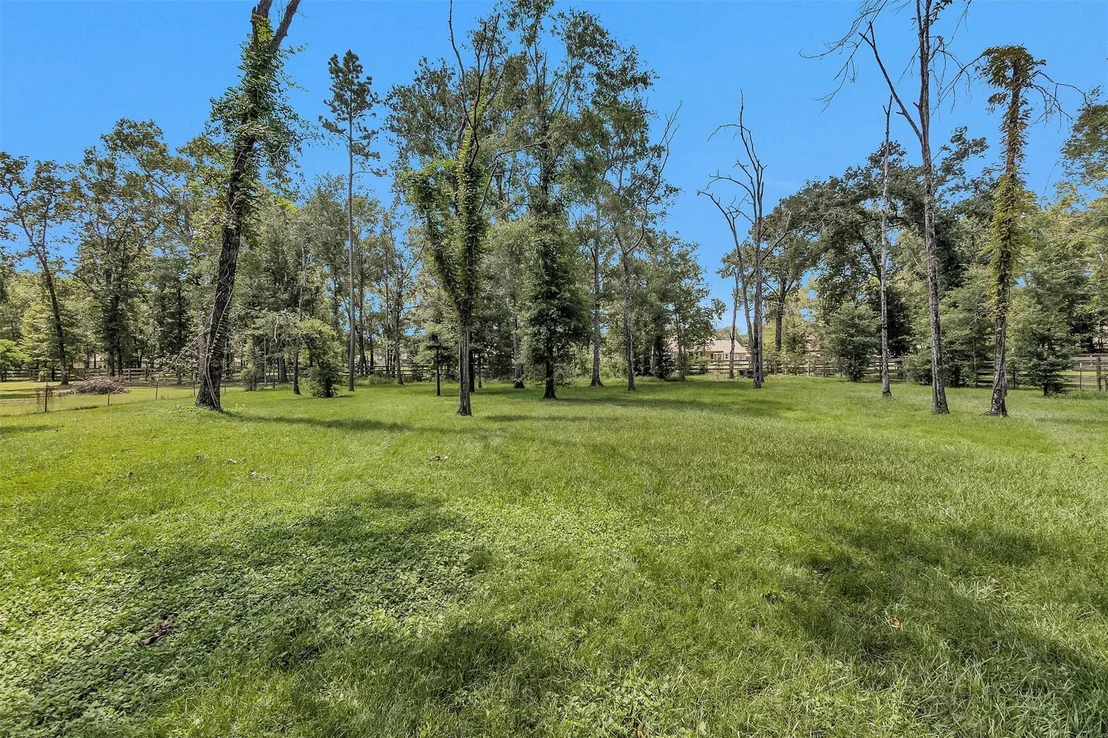 Photo of 9184 White Tail Drive